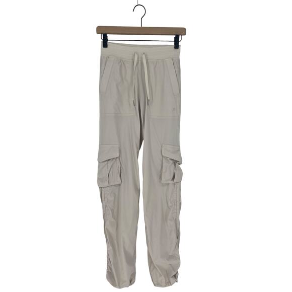 Lululemon Dance Studio Relaxed-Fit Mid-Rise Cargo Pant - Picture 2 of 10